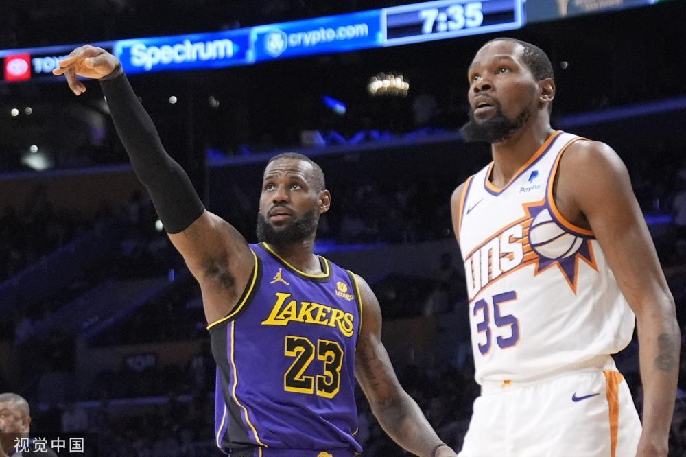 阿迪达斯的 阿迪达斯的